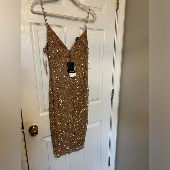 NWT retrofete Billie Dress in Nude - Picture 4 of 9